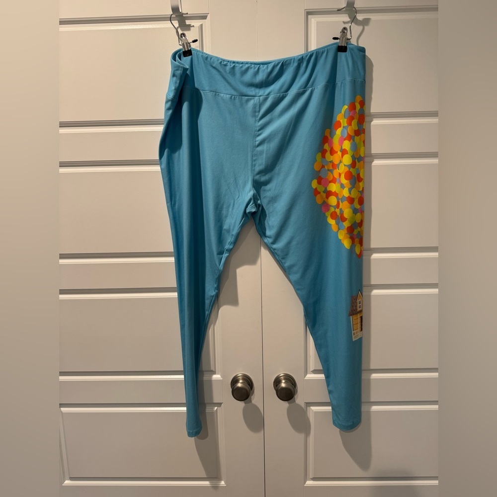Disney authentic Pixar Movie “UP” Blue Balloon House Leggings Women’s Size 3X